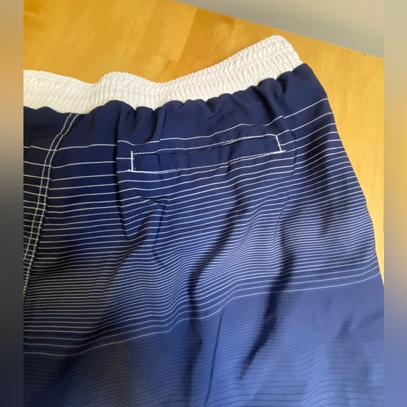 G-lll Apparel Genuine Merchandise Men’s Boston Red Sox Swim Trunks Size XXL - Picture 15 of 16